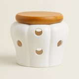 Close-up of Glossy Ceramic Finish and Bamboo Lid